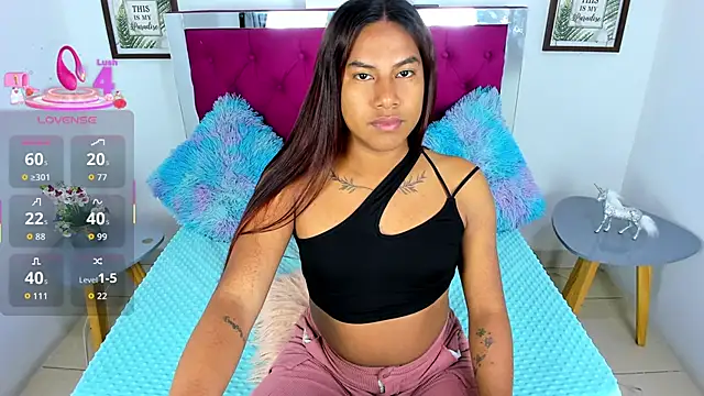 Samantha  F W online show from December 2025 04:23:02 PM