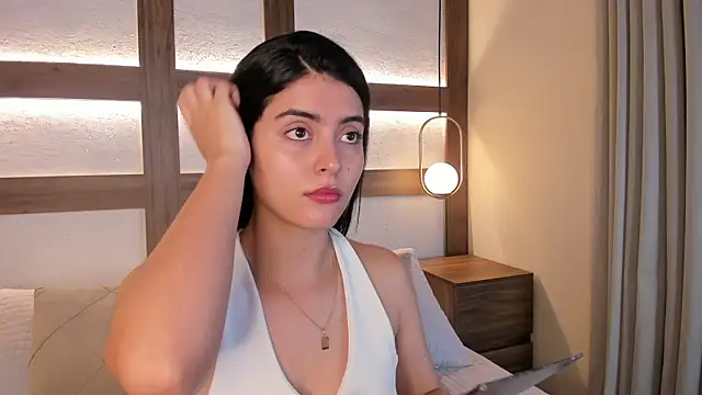 SarhaVega online show from April 2026 01:32:02 PM