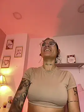 LauraRaider online show from April 2026 08:22:01 PM