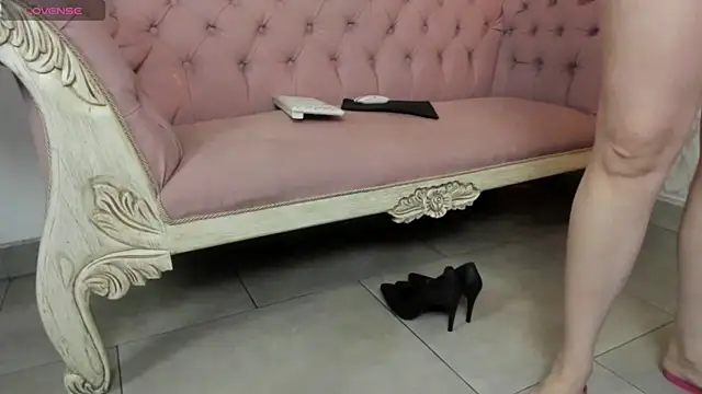 Mysterius Woman online show from July 2026 11:14:01 AM