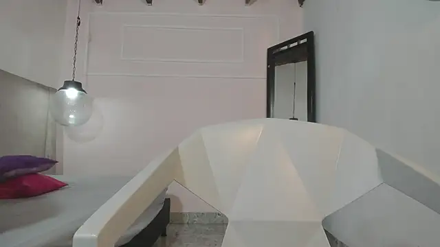 Izelevans online show from April 2026 10:56:01 AM