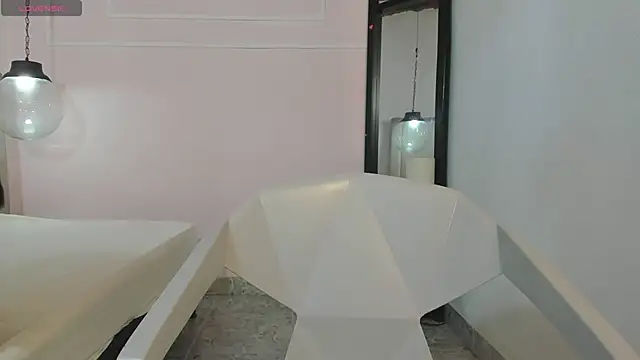 Izelevans online show from April 2026 10:55:01 AM