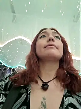 Eveeelyn25 online show from December 2025 10:50:01 PM