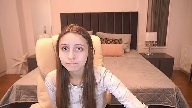 TinyNatalie online show from December 2025 02:57:02 PM