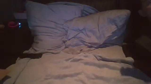 DeeLouLou online show from December 2025 12:29:01 AM