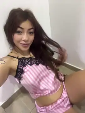 DAKOTA SAKURA online show from June 2026 02:23:01 PM