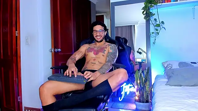 JotaCeliz online show from February 2026 09:57:01 PM