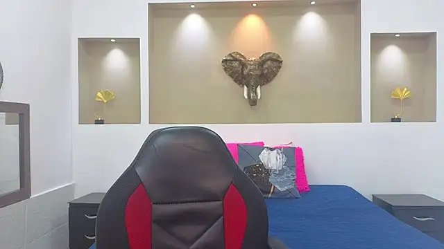 Antonella mc online show from March 2026 12:43:02 PM