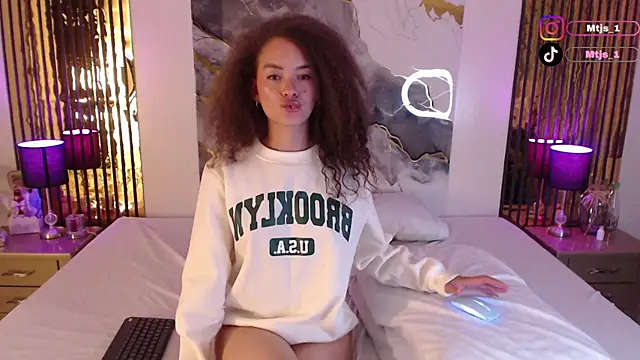 MiticaBrennet  online show from April 2026 04:39:01 AM