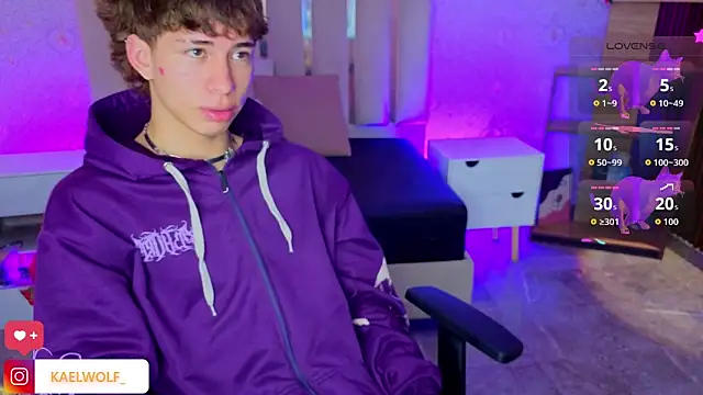 kaelwolf tay online show from April 2026 03:26:02 PM