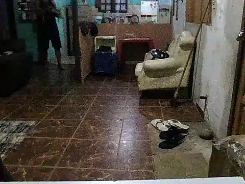 Pirulaibe23 online show from April 2026 01:00:02 AM