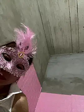 Snapshot of meganmeo chatting on January 2026 12:04:02 AM meganmeo online show from January 2026 12:04:02 AM