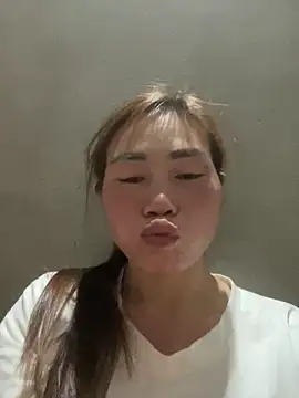 Snapshot of meganmeo chatting on February 2026 04:14:02 PM meganmeo online show from February 2026 04:14:02 PM