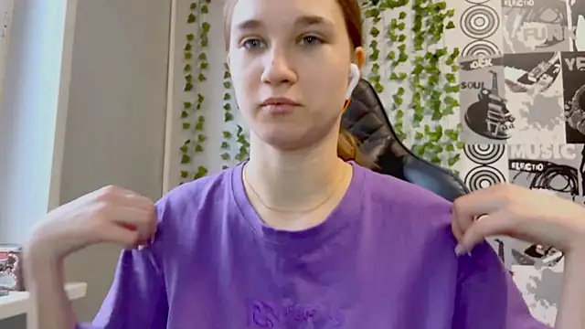 Snapshot of helgicuteness chatting on January 2026 10:30:01 AM helgicuteness online show from January 2026 10:30:01 AM