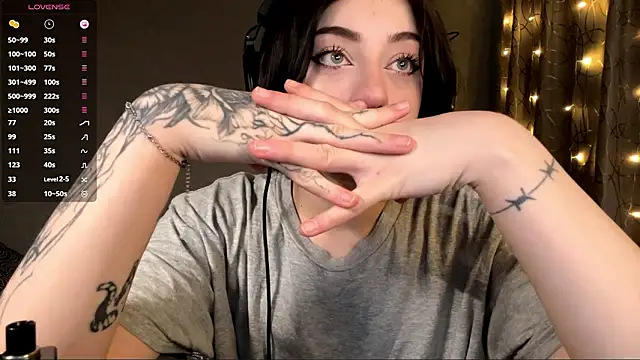 Meowluly online show from February 2026 09:24:01 PM