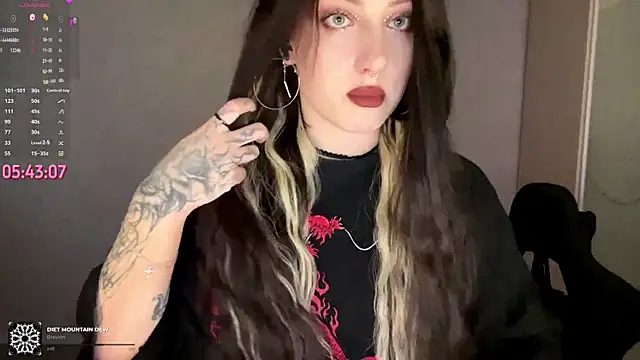 Meowluly online show from April 2026 09:21:02 PM