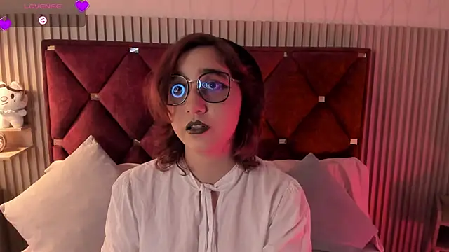 Kiri Velvet online show from April 2026 09:15:01 PM