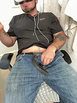 2addictivelyhorny online show from April 2026 06:05:02 PM