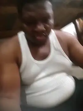 Snapshot of LovelyHughes chatting on December 2025 08:32:02 AM LovelyHughes online show from December 2025 08:32:02 AM