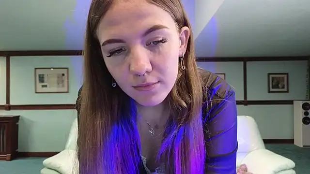 Snapshot of KiraRustle chatting on December 2025 02:29:01 AM KiraRustle online show from December 2025 02:29:01 AM