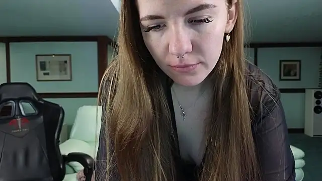 Snapshot of KiraRustle chatting on January 2026 02:14:01 AM KiraRustle online show from January 2026 02:14:01 AM