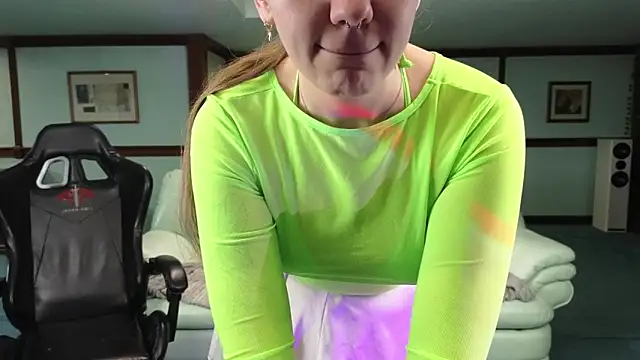 Snapshot of KiraRustle chatting on January 2026 02:59:02 AM KiraRustle online show from January 2026 02:59:02 AM