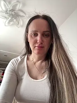 TomilaSi online show from February 2026 01:00:02 PM