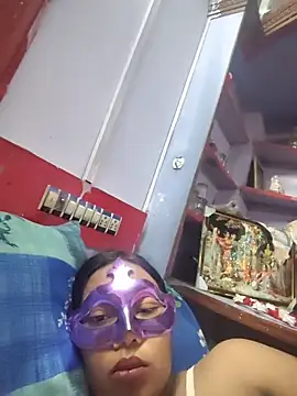 aarti03fb online show from April 2026 06:01:02 PM