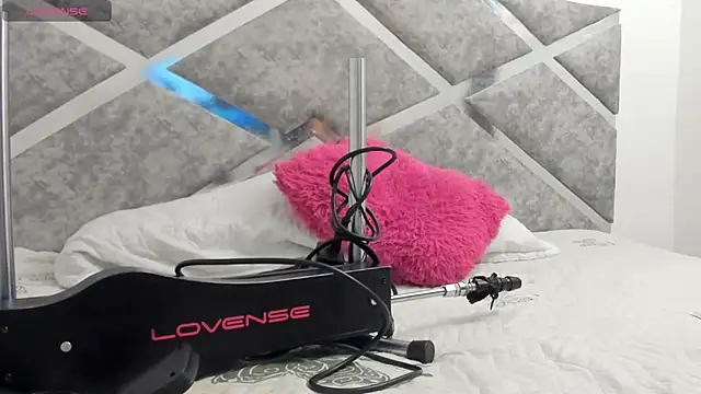 VALERIAQUEENTS   online show from March 2026 11:47:02 AM