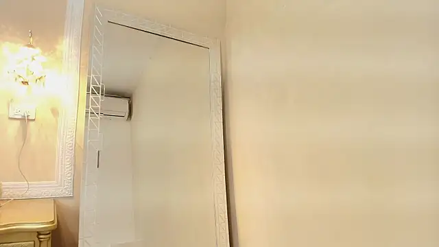HallieStone online show from June 2026 12:44:02 PM