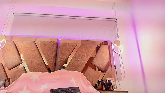 emma cook  online show from December 2025 07:32:01 PM