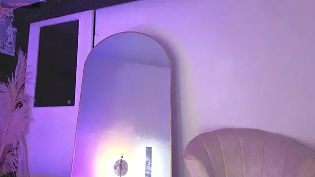 Snapshot of megan_lenon chatting on June 2026 02:24:02 AM megan lenon online show from June 2026 02:24:02 AM