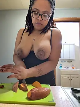 hazeleyedemonx13 online show from April 2026 02:51:02 AM