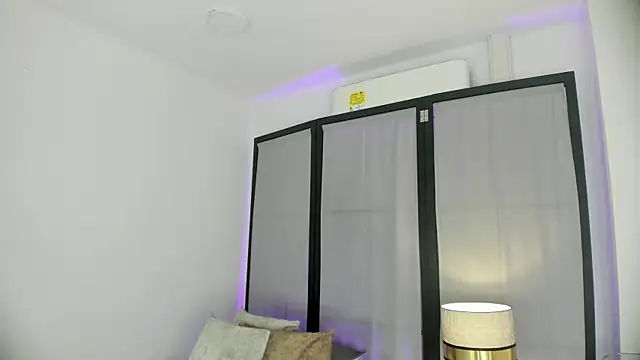 niicole steele  online show from April 2026 07:58:02 PM