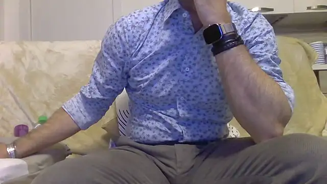 Eroshotlicker online show from April 2026 08:43:02 PM