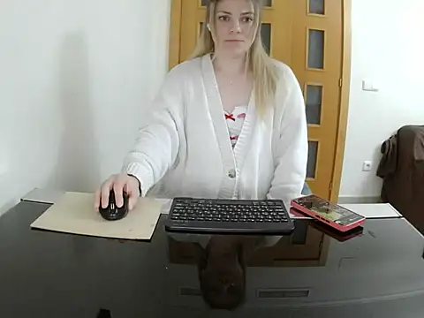 Adelyxveex online show from December 2025 11:58:01 PM