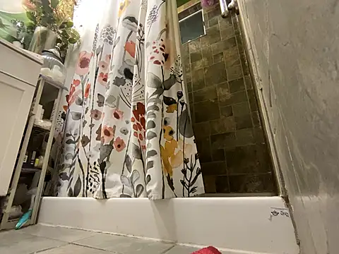 xxxenzo1 online show from January 2025 01:20:01 PM