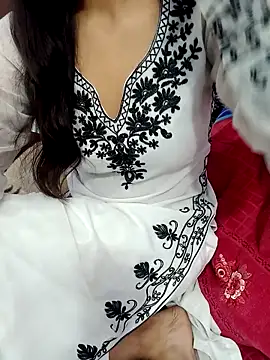 Triptii 0 online show from December 2025 06:15:01 PM