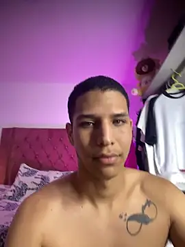 Bigcock Latin21 online show from January 2026 01:43:01 AM