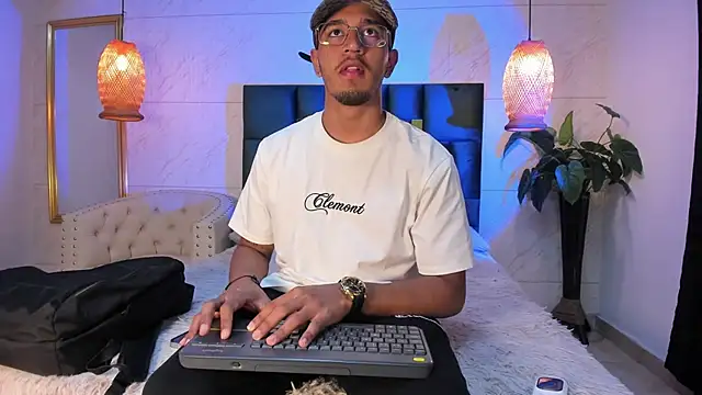 Brand Collins online show from November 2025 10:18:02 AM