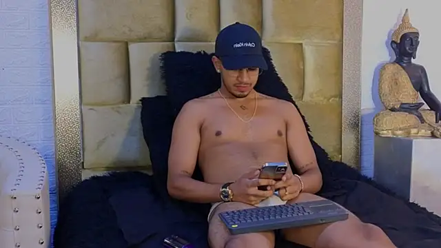 Brand Collins online show from December 2025 08:38:01 PM