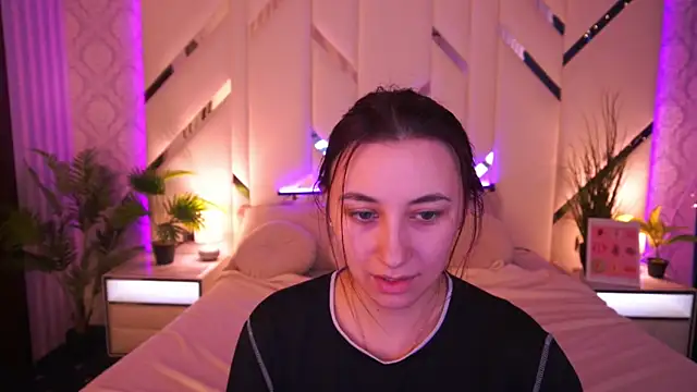 RoxieRay online show from March 2026 07:27:01 AM