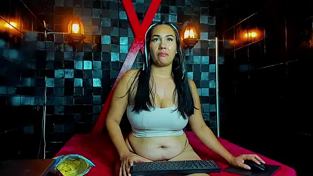 AzumiWalker online show from February 2026 08:13:02 PM