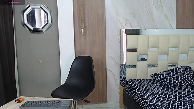 kim curlyy online show from March 2026 01:58:01 PM