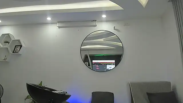 jamesshot online show from June 2026 06:03:02 AM