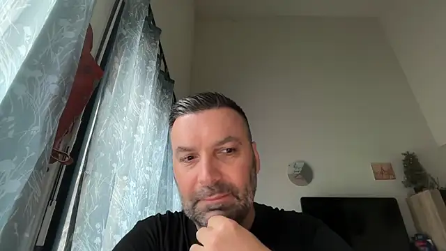 coolsmith81 online show from June 2026 06:52:02 AM