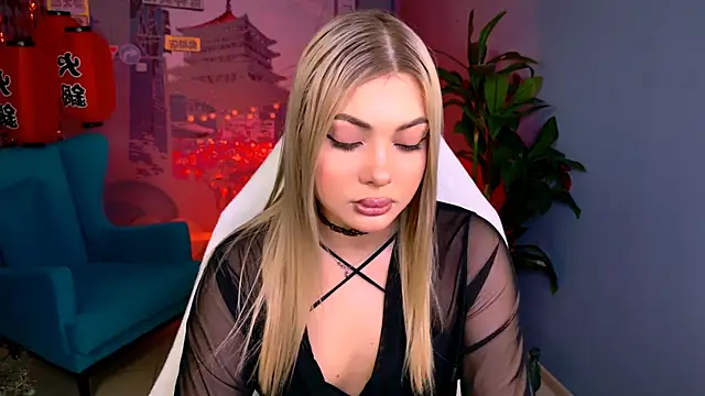 HyileyClark online show from February 2026 08:15:02 AM