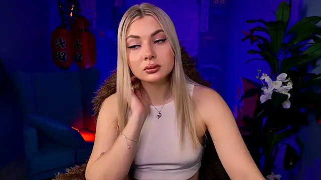 HyileyClark online show from April 2026 09:23:02 AM