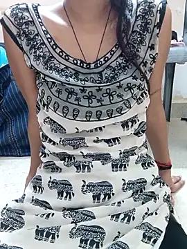 Cute Saanvi7 online show from April 2026 07:34:01 PM