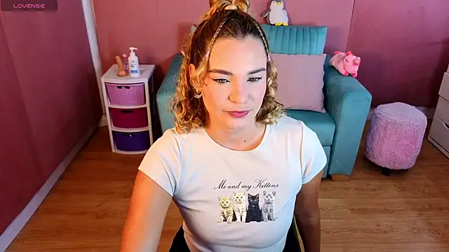 AdharaWo online show from December 2025 01:20:02 PM